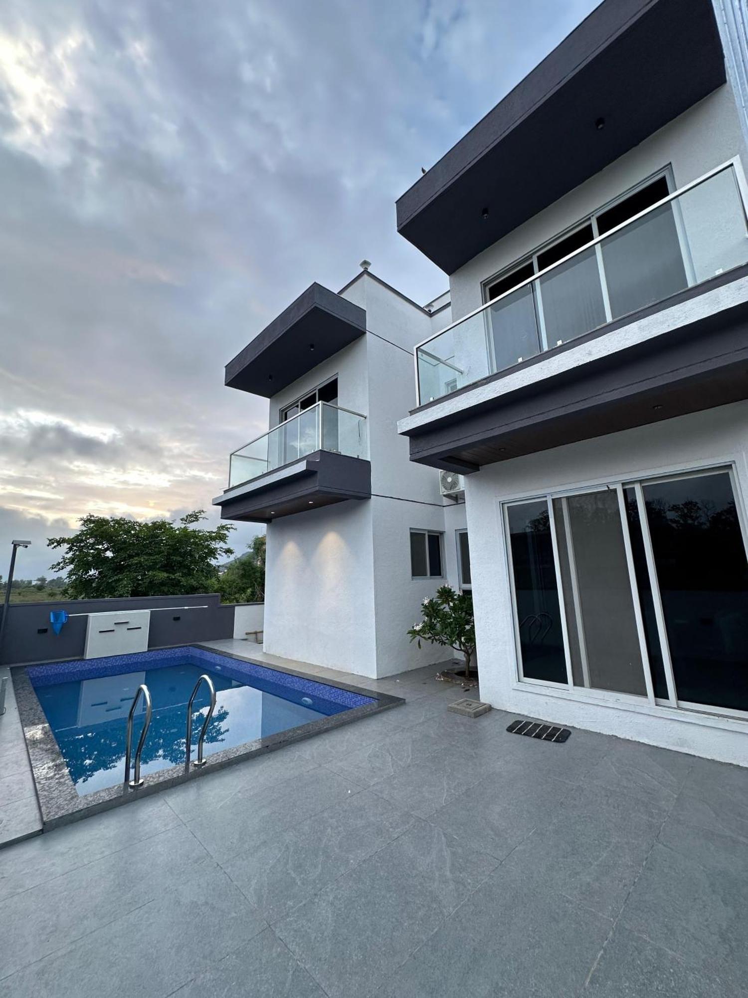 Sara Villa Lonavala Exterior photo